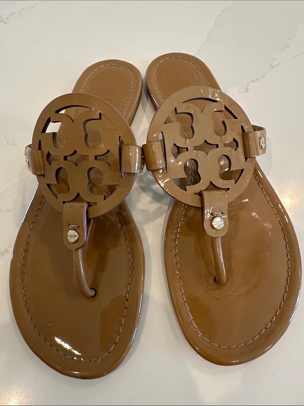 Tory Burch Sand Patent Leather Miller Sandals Size 9